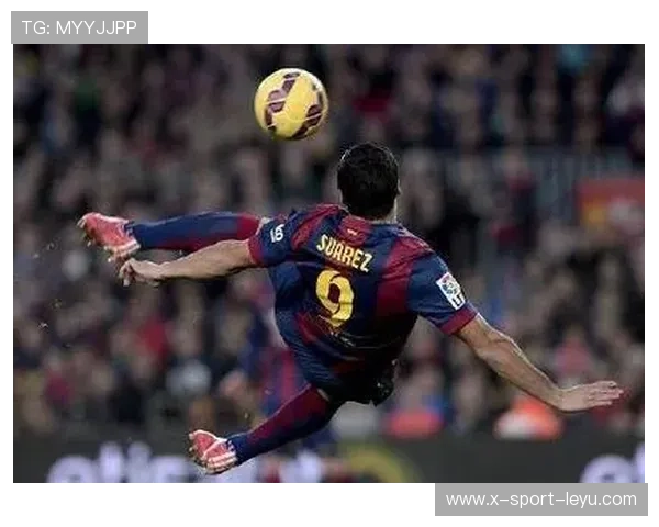 C罗身体素质逆天!倒钩动作标准到教学级别 C罗身体素质逆天!倒钩动作标准到教学级别